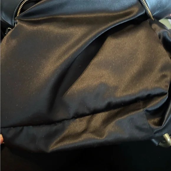 Coach SoHo G1380-F24686 Black Pebbled Leather 3-Compartment Hobo Bag in EUC - Picture 8 of 16